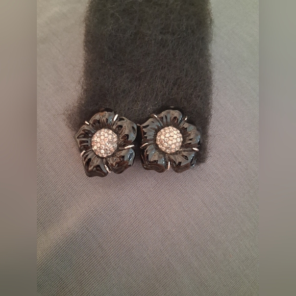 Jewelry - Swarovski Vintage Elegant Black Flower Earrings